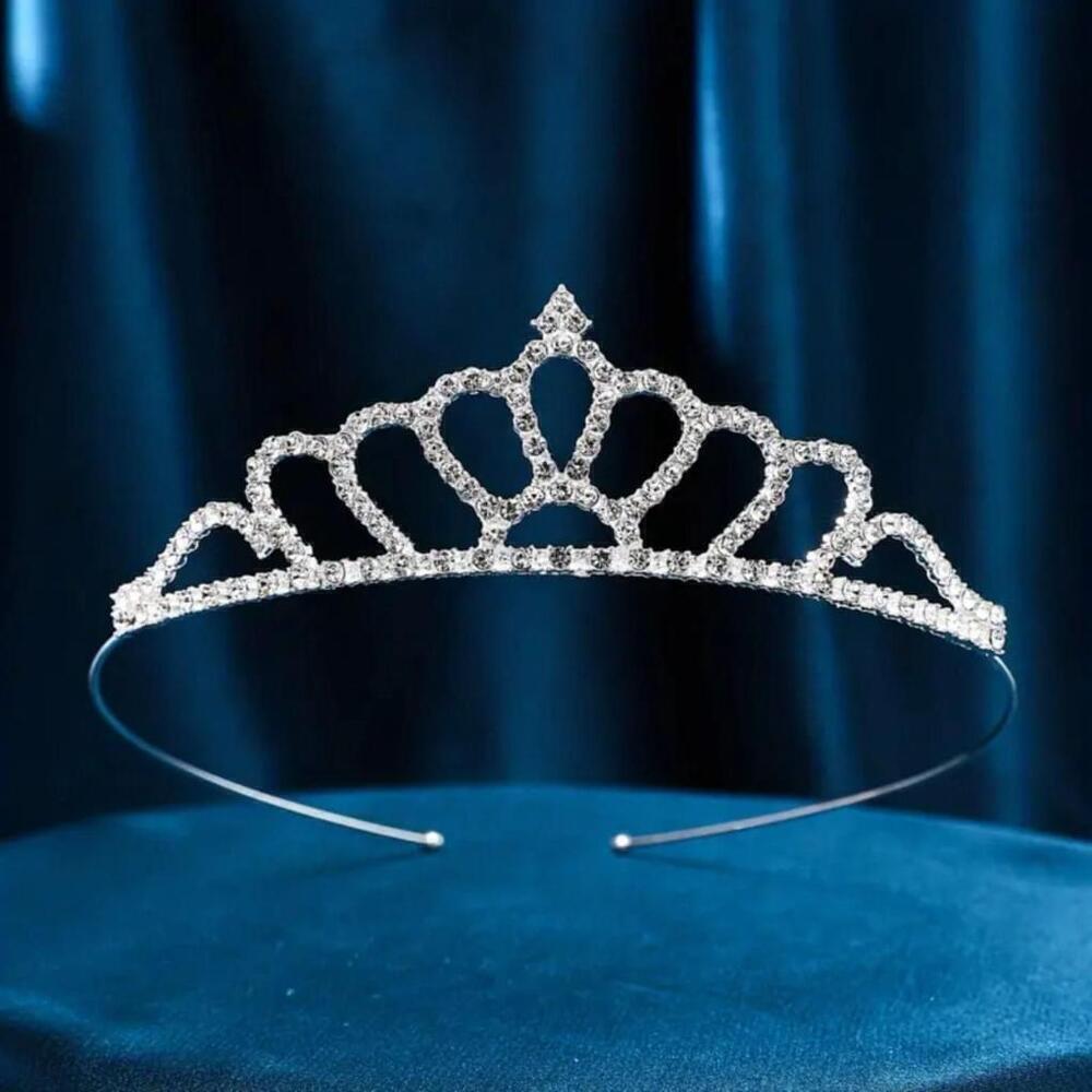 Princess Style Rhinestone Crown In Silver